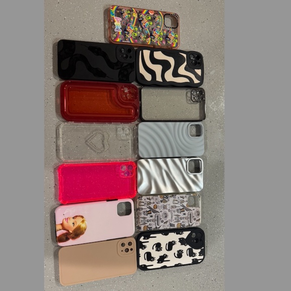NWT/NWOT Thirteen iPhone 11 Pro Max Cases - Picture 2 of 2